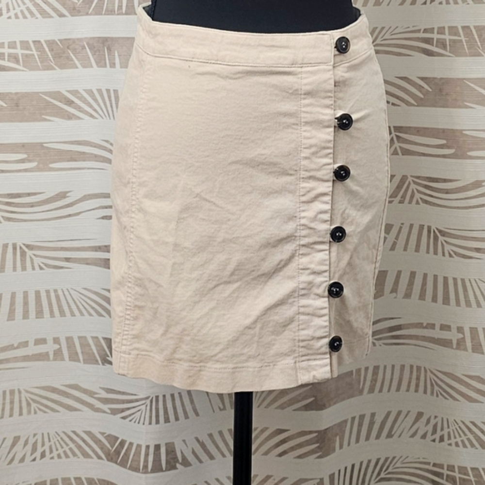 Forever 21 Button-Accent Cream Skirt - Picture 1 of 3